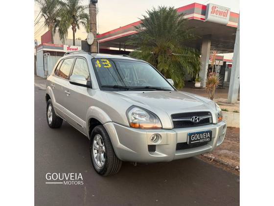 HYUNDAI TUCSON 2.0 MPFI GLS 16V 143CV 2WD GASOLINA 4P AUTOMÁTICO HYUNDAI TUCSON 2.0 MPFI GLS 16V 143CV 2WD GASOLINA 4P AUTOMÁTICO